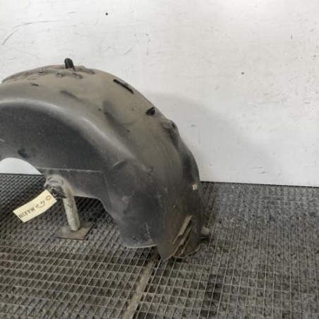 Pare boue arriere gauche OPEL VIVARO 3