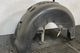Pare boue arriere gauche OPEL VIVARO 3