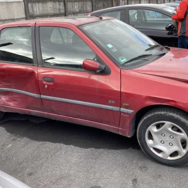 Porte avant droit PEUGEOT 306 Photo n°15