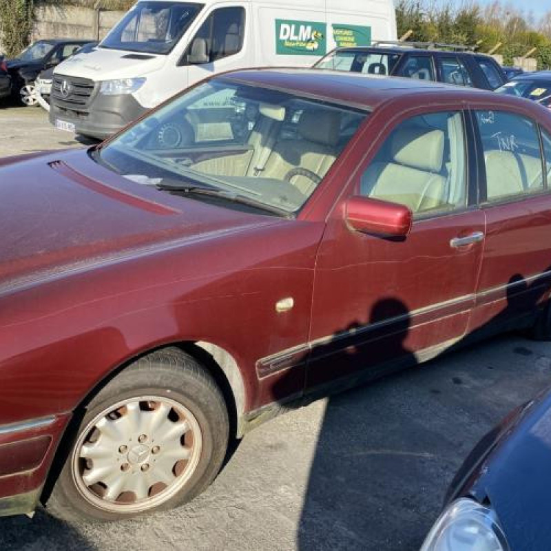 Retroviseur droit MERCEDES CLASSE E 210 Photo n°7