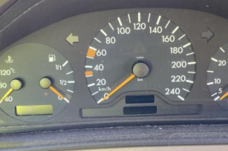 Retroviseur droit MERCEDES CLASSE E 210