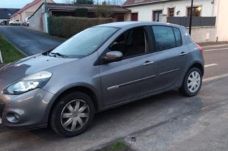 Pivot de moyeu avant gauche RENAULT CLIO 3