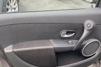 Pivot de moyeu avant gauche RENAULT CLIO 3
