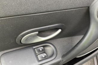 Pivot de moyeu avant gauche RENAULT CLIO 3