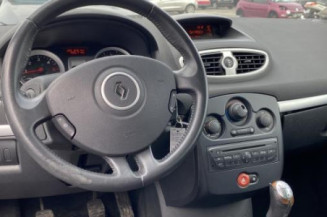 Pivot de moyeu avant gauche RENAULT CLIO 3