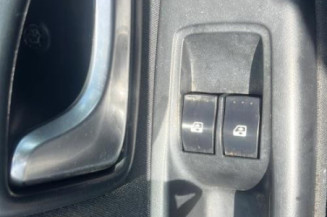 Feu arriere stop central RENAULT CLIO 2