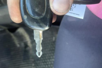 Feu arriere stop central RENAULT CLIO 2