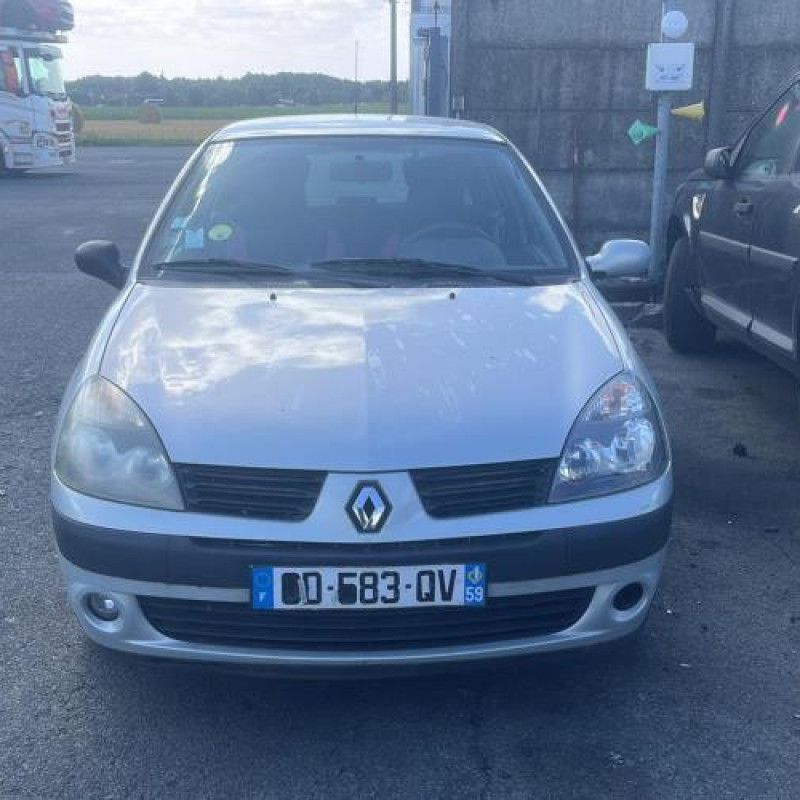 Feu arriere stop central RENAULT CLIO 2 Photo n°11
