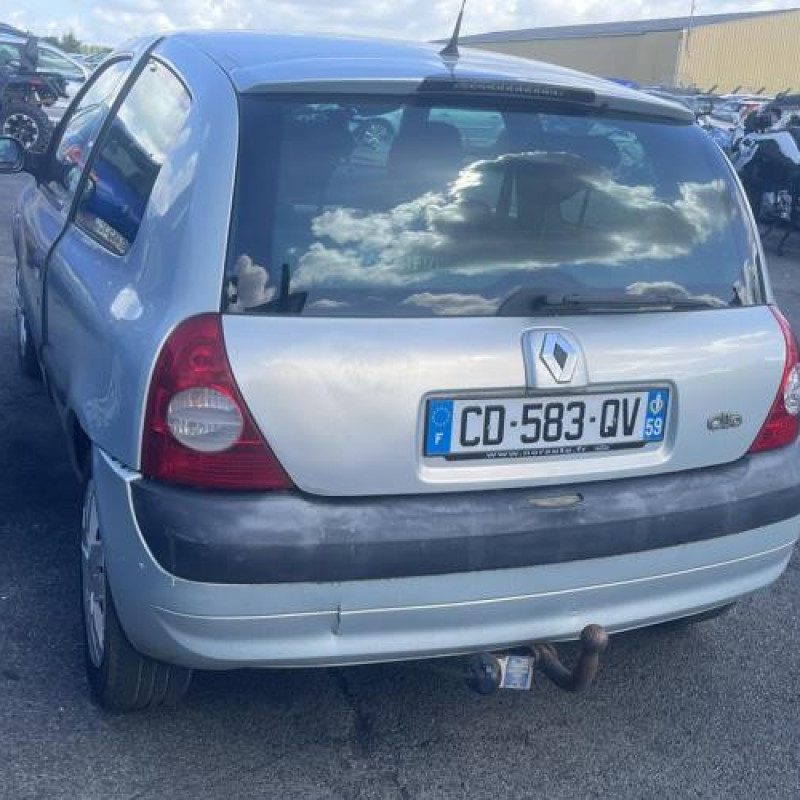 Feu arriere stop central RENAULT CLIO 2 Photo n°13