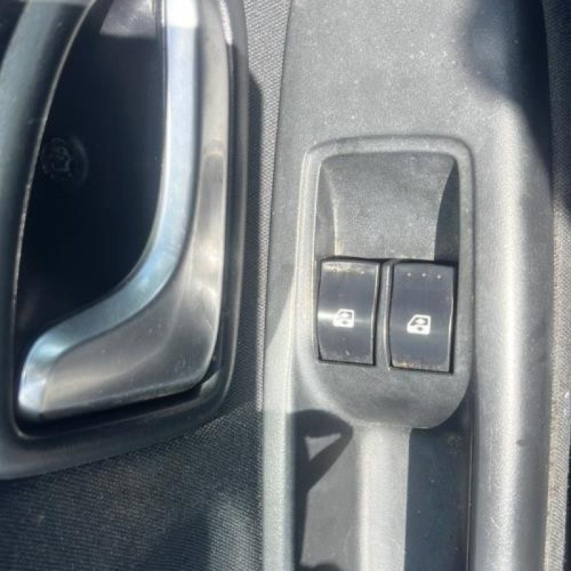 Leve vitre electrique avant droit RENAULT CLIO 2 Photo n°2