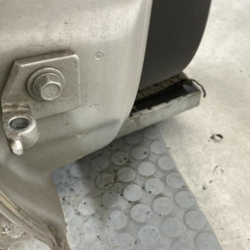 Porte avant droit OPEL CORSA D Photo n°6