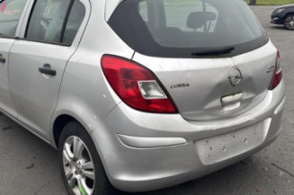 Feu arriere stop central OPEL CORSA D