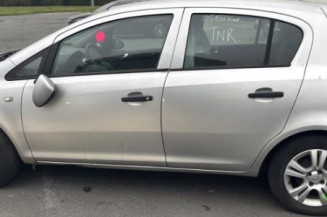 Feu arriere stop central OPEL CORSA D