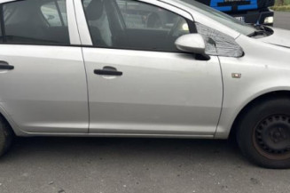 Feu arriere stop central OPEL CORSA D