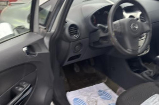 Feu arriere stop central OPEL CORSA D