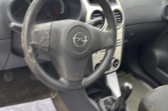 Feu arriere stop central OPEL CORSA D