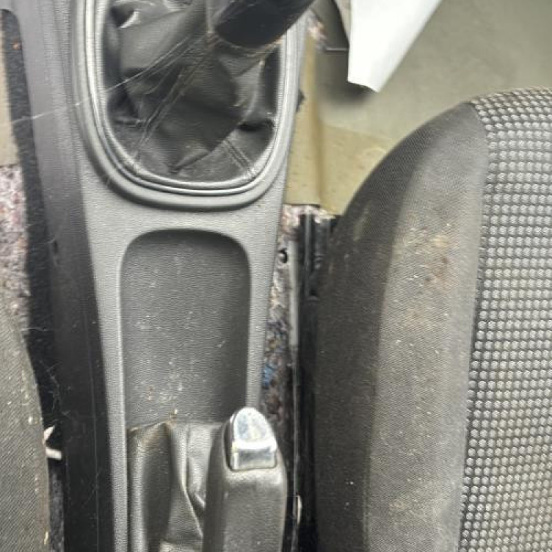 Feu arriere stop central OPEL CORSA D Photo n°15