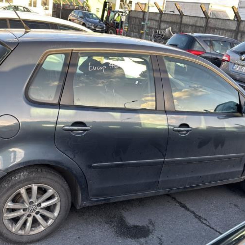 Calandre VOLKSWAGEN POLO 4 Photo n°10