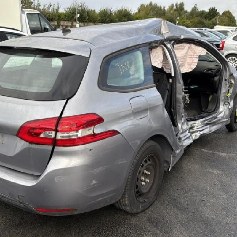 Feu arriere stop central PEUGEOT 308 2 SW Photo n°20