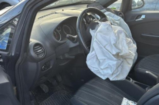 Bouton de coffre OPEL CORSA D