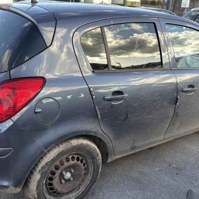 Bouton de coffre OPEL CORSA D Photo n°16