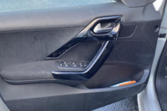 Ceinture arriere gauche PEUGEOT 208 1