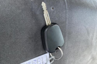 Pivot de moyeu avant droit CITROEN BERLINGO 1