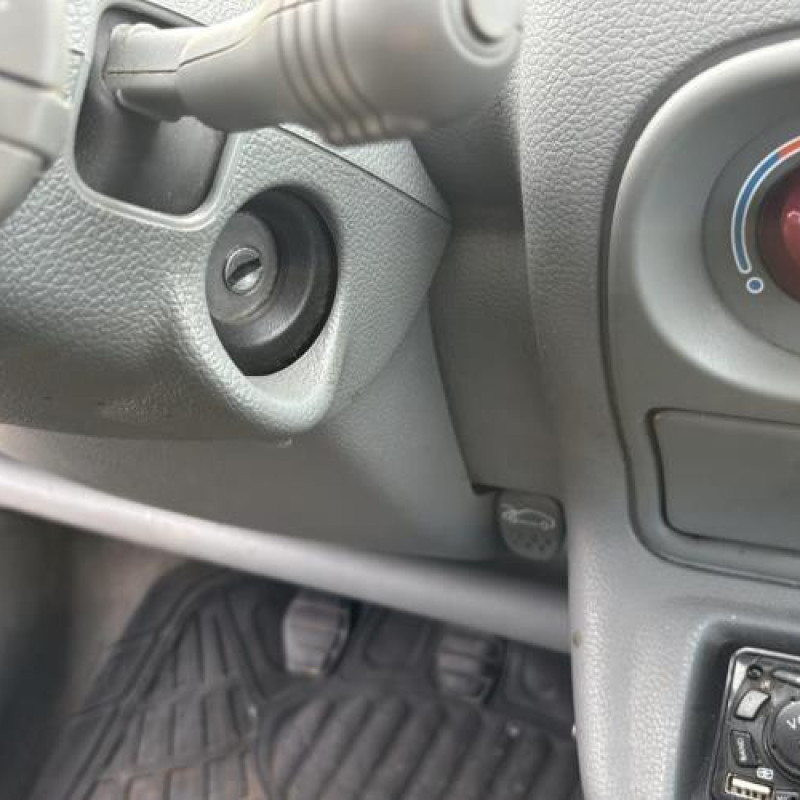 Face avant RENAULT TWINGO 1 Photo n°13