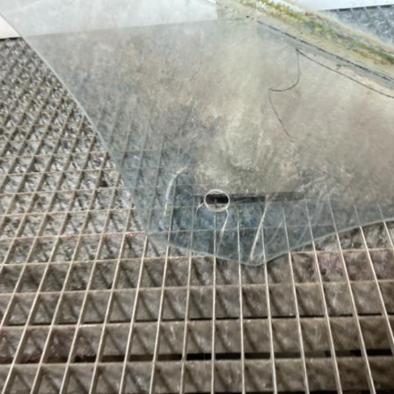 Vitre arriere droit FORD MONDEO 3 Photo n°2