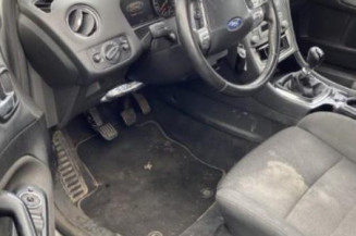 Vitre arriere droit FORD MONDEO 3