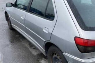 Pivot de moyeu avant gauche PEUGEOT 306