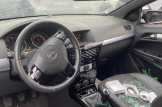 Custode arriere gauche OPEL ASTRA H