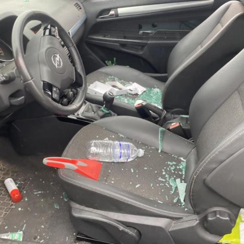 Feu arriere principal droit (feux) OPEL ASTRA H Photo n°9