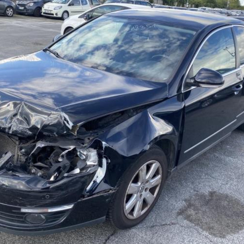 Etrier arriere droit (freinage) VOLKSWAGEN PASSAT 5 Photo n°9