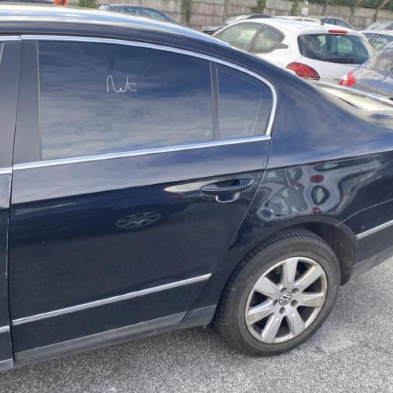 Etrier arriere droit (freinage) VOLKSWAGEN PASSAT 5 Photo n°10