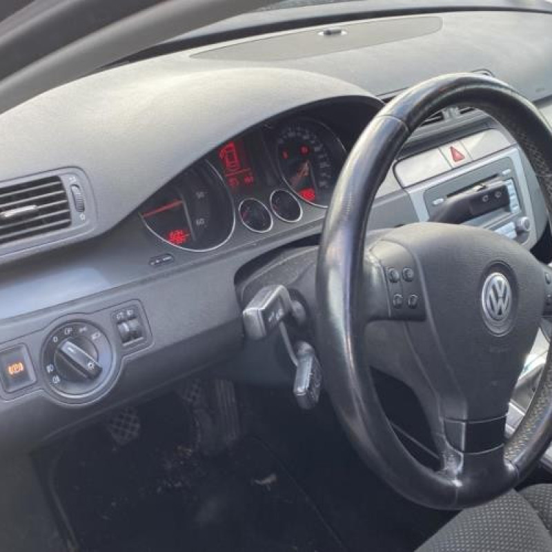 Etrier arriere droit (freinage) VOLKSWAGEN PASSAT 5 Photo n°19
