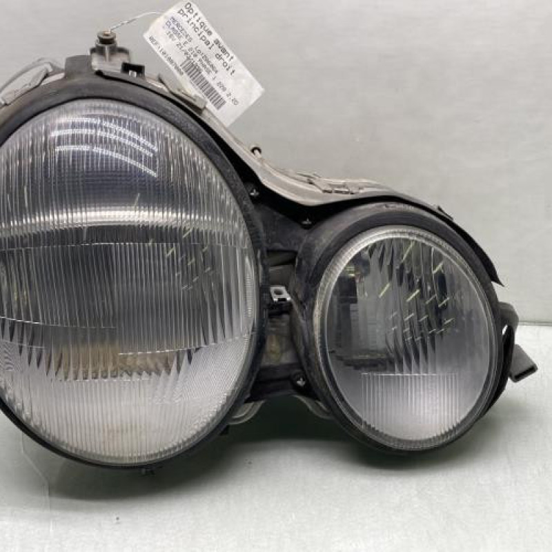 Optique avant principal droit (feux)(phare) MERCEDES CLASSE E 210 Photo n°1