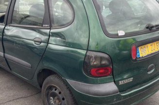 Serrure avant droit RENAULT SCENIC 1