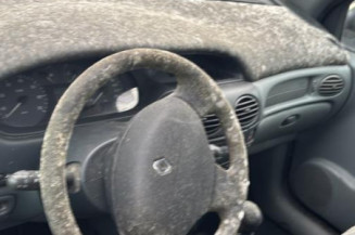 Serrure avant droit RENAULT SCENIC 1