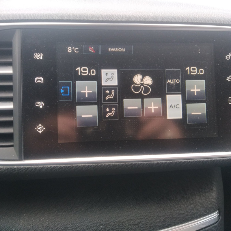 PEUGEOT 308 2 PHASE 1 1.6 HDI - 8V TURBO Photo n°8