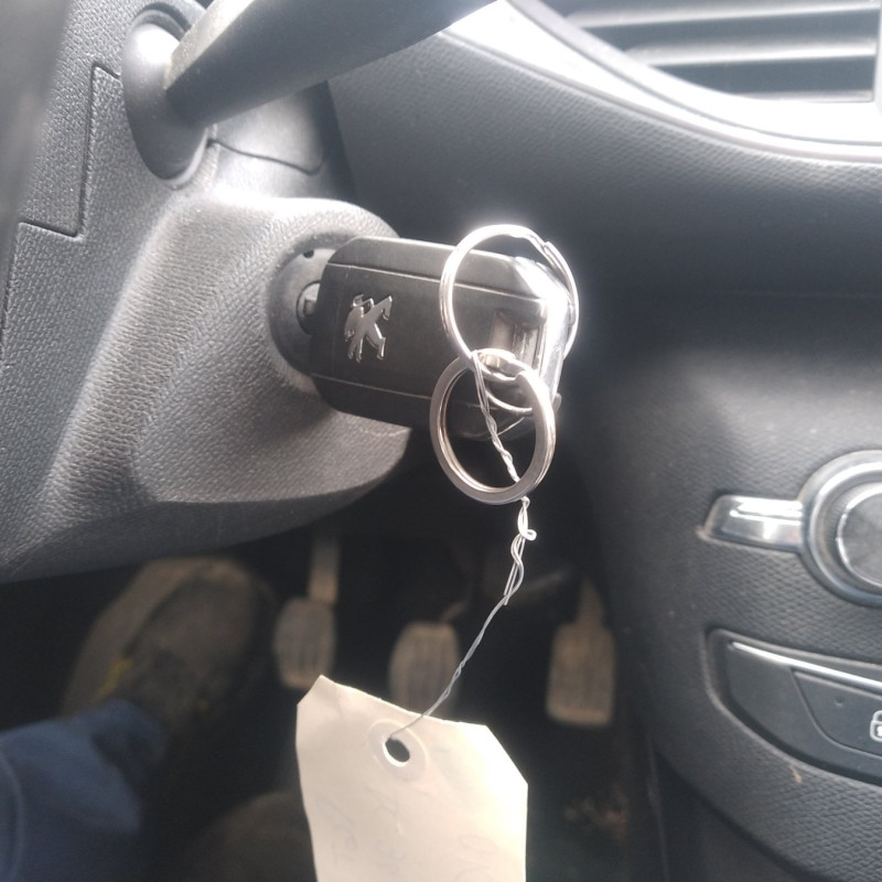 PEUGEOT 308 2 PHASE 1 1.6 HDI - 8V TURBO Photo n°10