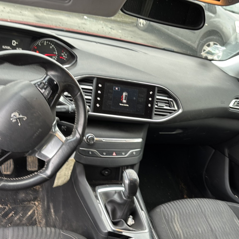 PEUGEOT 308 2 PHASE 1 1.6 HDI - 8V TURBO Photo n°23