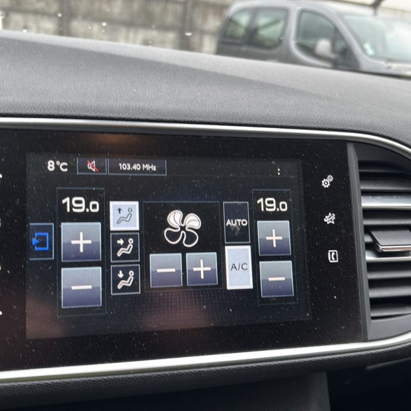 PEUGEOT 308 2 PHASE 1 1.6 HDI - 8V TURBO Photo n°28