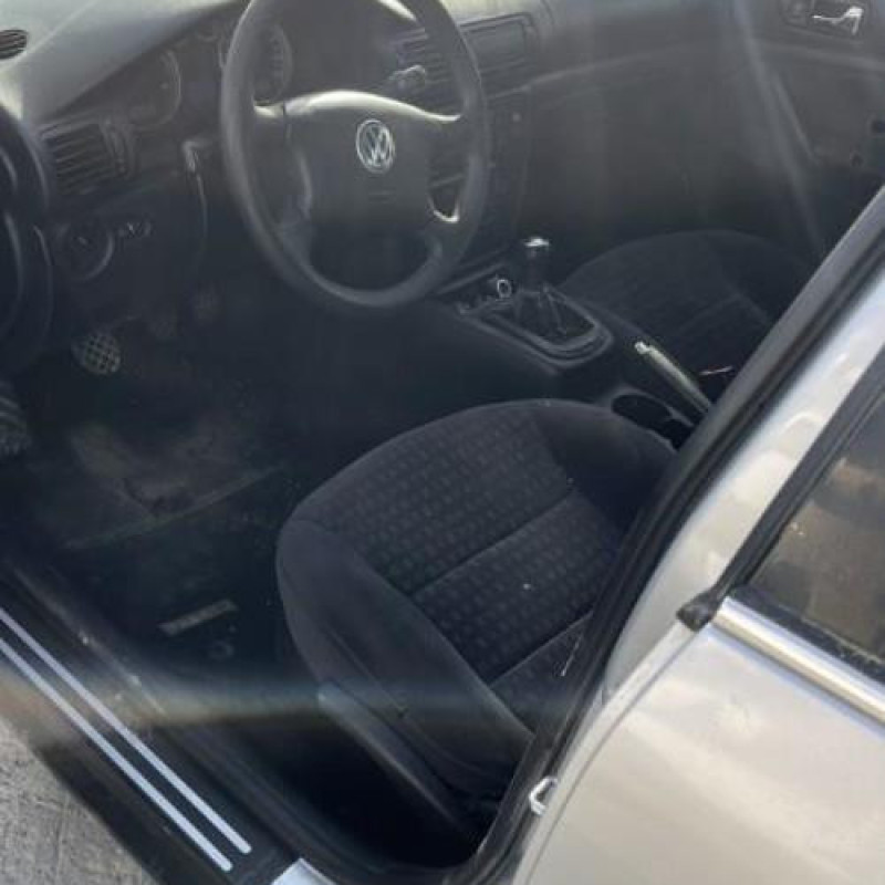 Feu arriere principal droit (feux) VOLKSWAGEN PASSAT 4 Photo n°6