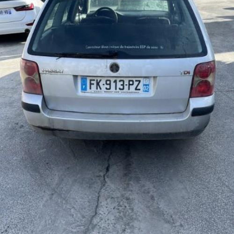 Feu arriere principal droit (feux) VOLKSWAGEN PASSAT 4 Photo n°8
