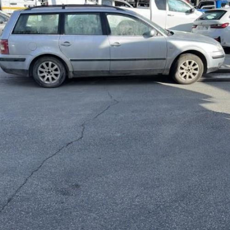 Feu arriere principal droit (feux) VOLKSWAGEN PASSAT 4 Photo n°15