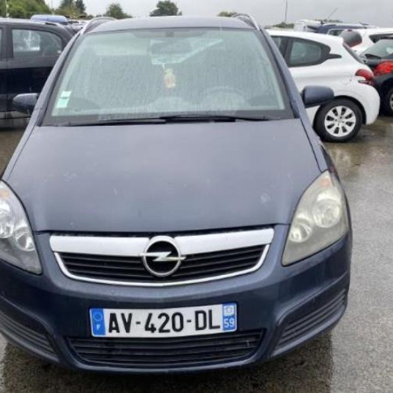 Feu arriere principal droit (feux) OPEL ZAFIRA B Photo n°4