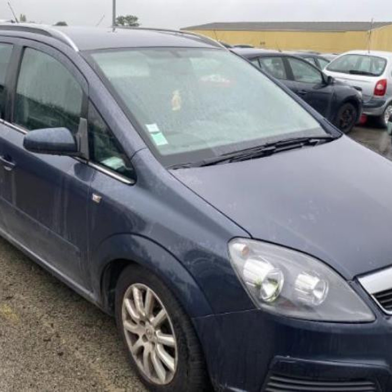Feu arriere principal droit (feux) OPEL ZAFIRA B Photo n°11