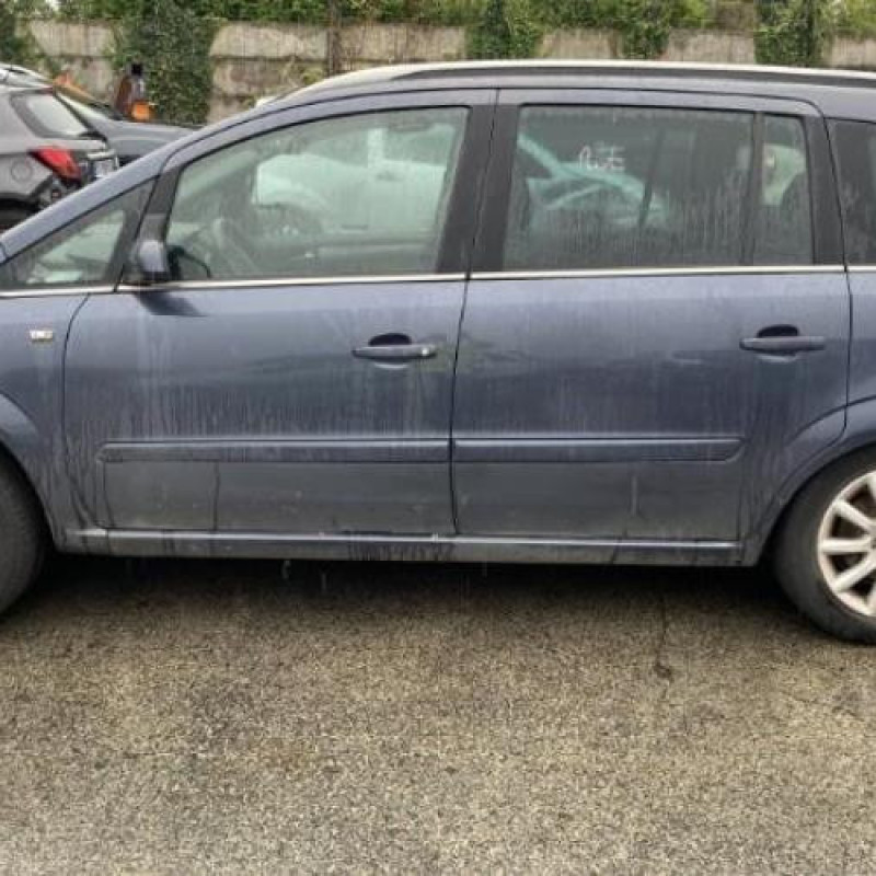 Feu arriere principal droit (feux) OPEL ZAFIRA B Photo n°13