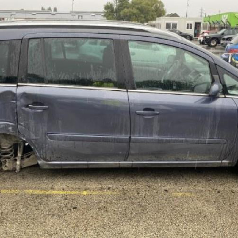 Feu arriere principal droit (feux) OPEL ZAFIRA B Photo n°18